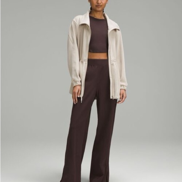 Lululemon - Picture 4 of 11